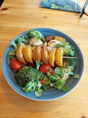 Roasted potatoes with veggies at Nota Bene Restauracja in Klodzko