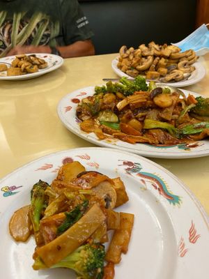 Nice dining experience.   at Chi's Garden Restaurant in Roseburg