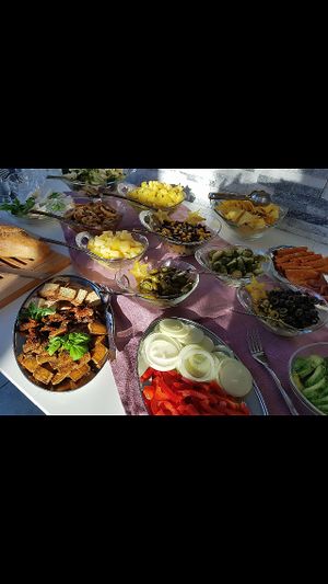 Leckeres Buffet  at Cafe Chez Rani in Augsburg