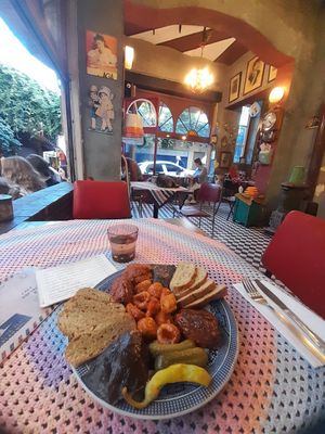 Mix Mediterranean Plate at Cafe Naftalin K in Istanbul