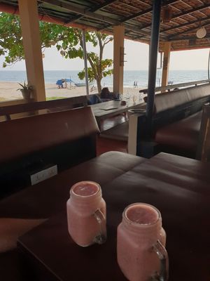 Vegan smoothies at Cafe Catamaran in Alappuzha