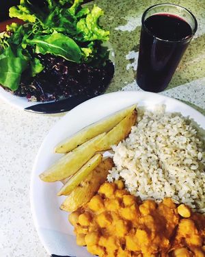 PF + Chá gelado at Viva la Vegan Bike Cafe in Curitiba