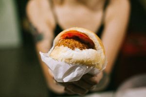 Pão com Bolinho de Falafel at Viva la Vegan Bike Cafe in Curitiba
