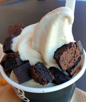 snickerdoodle with brownies.  all vegan at Magpies Softserve in Tarzana