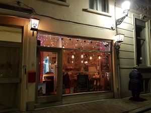 front of resto at Charlotte's by De Brugsche Tafel in Bruges