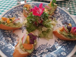 bruchetta as appetizer at Charlotte's by De Brugsche Tafel in Bruges