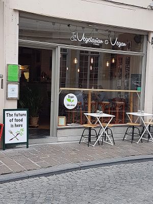 front terrace at Charlotte's by De Brugsche Tafel in Bruges