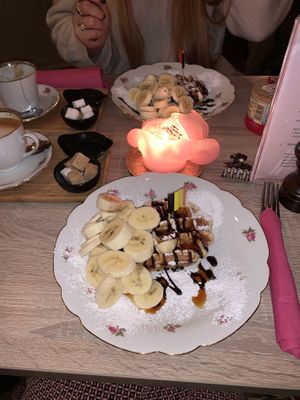 The waffle  at Charlotte's by De Brugsche Tafel in Bruges
