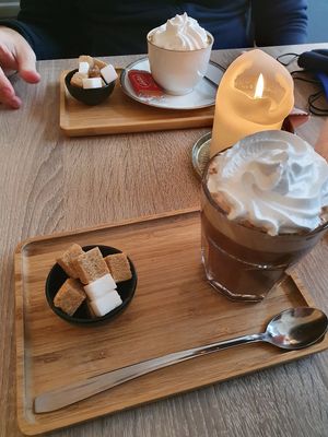 Cappuccino and hot choc, delicious and perfect for a rainy and windy afternoon at Charlotte's by De Brugsche Tafel in Bruges