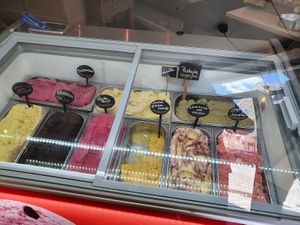 selection of icecreams in counter at Charlotte's by De Brugsche Tafel in Bruges