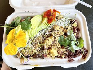 🌱 #Veganuary at a'a Roots Health Cafe in Lahaina