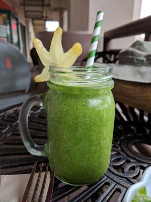 kale pineapple smoothie at a'a Roots Health Cafe in Lahaina