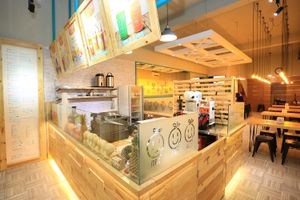 Menyediakan Aneka Ragam Healthy Juice at Mr C Juicebar in 