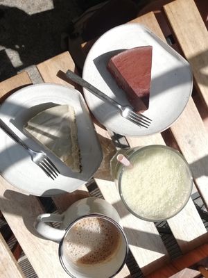 Raw cheese cake at mymuybueno Deli in Mallorca
