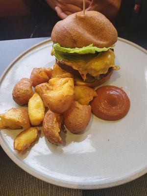 Burger at Green Man's Arms in Carlton