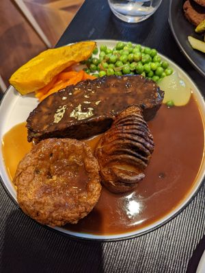 Vegan Sunday roast at Green Man's Arms in Carlton
