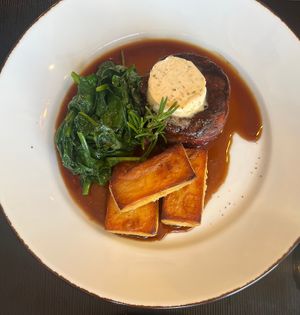 Mushroom rib eye   at Green Man's Arms in Carlton