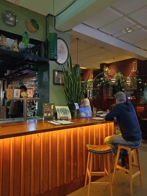 The bar at Green Man's Arms in Carlton
