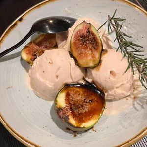 Homemade rosemary gelato with balsamic glazed figs at Green Man's Arms in Carlton