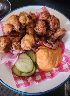 Fried cauliflower at Green Man's Arms in Carlton