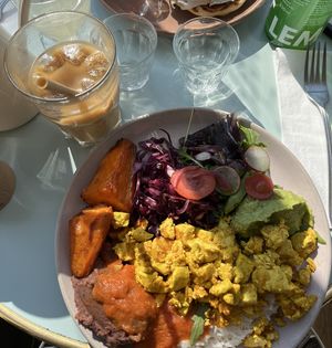 vegan rancheros   at Republique of Coffee in Paris