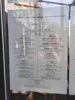 Menu français  at Republique of Coffee in Paris