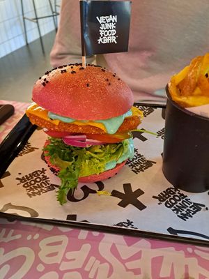 Crunchy "chicken" burger at Vegan Junk Food Bar - De Pijp in Amsterdam