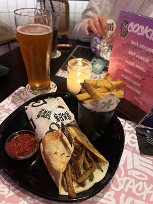 Fries were 👌  at Vegan Junk Food Bar - De Pijp in Amsterdam