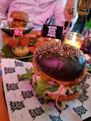 Black McDaddy 'Chicken'burger at Vegan Junk Food Bar - De Pijp in Amsterdam