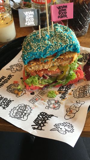 « Chicken » burger and sweet potato fries at Vegan Junk Food Bar - De Pijp in Amsterdam