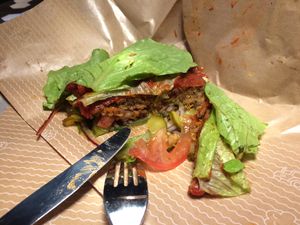 "Low-carb" burger at B.GOOD in Nuremberg