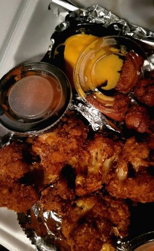 Cauliflower wings and cheezy pretzel bites at The Pizza Patio in Flagstaff