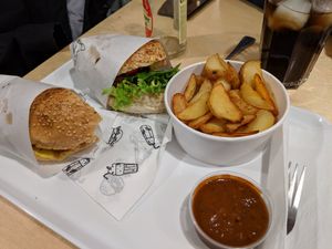 burgers at Krowarzywa in Gdansk