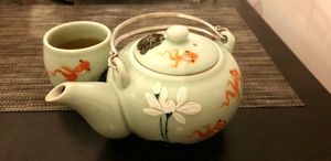 Friendly teaware at L'Usyne in Marseille