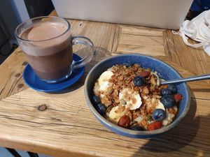 Holly granola with blueberries and a chai chocolate at Haferkater - Mauerpark in Berlin