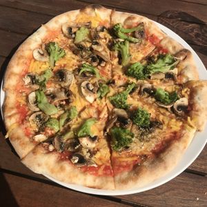 Vegan Pizza at Romikulum in Trier