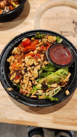 Chicken-less salad #Veganuary at No5nyc & The Vegoist in Astoria