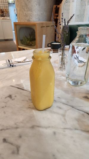 Tango Mango Smoothie at LOV in Laval