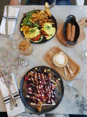 Waffles, "egg" benedict with extra Beyond Meat sausage at LOV in Laval