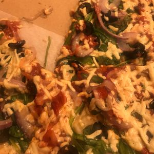 Primavera with Daiya Cheese at Rizzo's Fine Pizza in Astoria