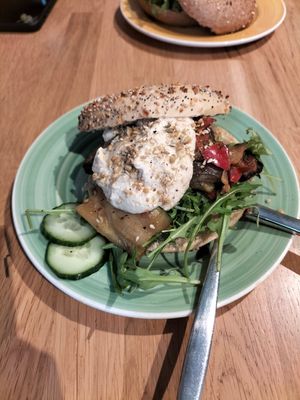 Hummus bagel with vegetables at Bagels & Beans in Maastricht