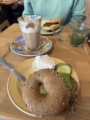 Pulled mushroom cheddar bagel and natural creamcheese avocado bagel.  #Veganuary at Bagels & Beans in Maastricht
