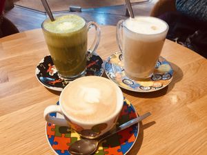 Matcha latte with soy milk, cappuccino and latte macchiato at Bagels & Beans in Maastricht
