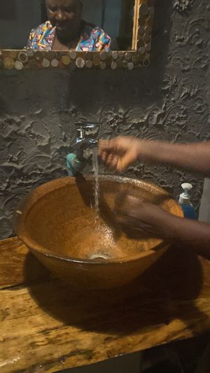 You can wash your hands before/after your meal at Kwetu Restaurant & Craft Shop in Maputo