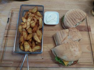 3 in 1 Burger Menü at be Well in Bochum