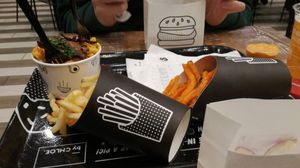 Mac and cheese, fries, burgers at Beatnic - Rockefeller Plaza in New York City