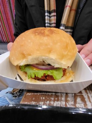 Burger at Beatnic - Rockefeller Plaza in New York City