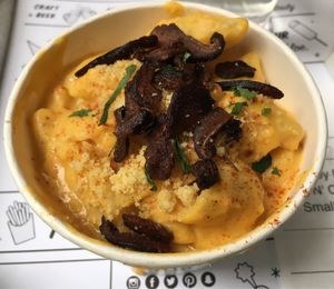 Mac N Cheez + Shitake Bakon  at Beatnic - Rockefeller Plaza in New York City