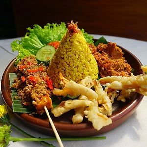 Vegan Rendang Platter at Burgreens - Plaza Indonesia in 