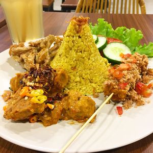 Vegan rendang platter. Really good!! at Burgreens - Plaza Indonesia in 